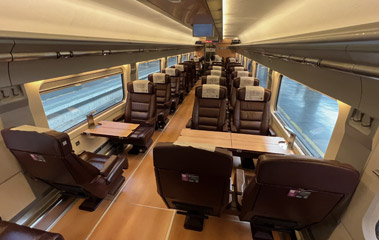 1st class seats on the Barcelona to Lyon AVE train