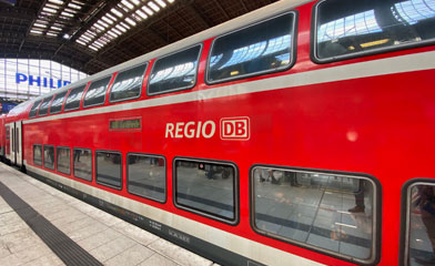 Double-deck regional train