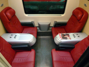 A 4-seat Business class 'salottino' on a Trenitalia Frecciarossa