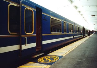 Boarding the Blue Train at Cape Town