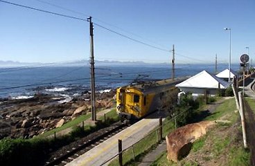 A train between Cape Town and Simon's Town