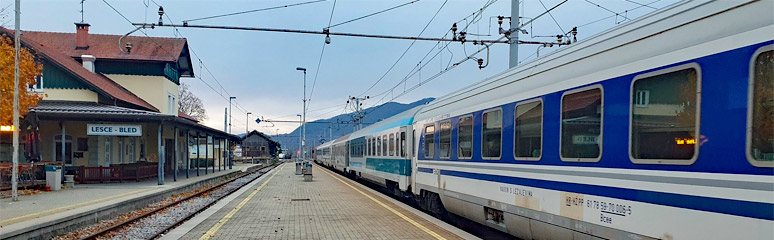 The sleeper from Zurich & Stuttgart arrives at Lesce-Bled