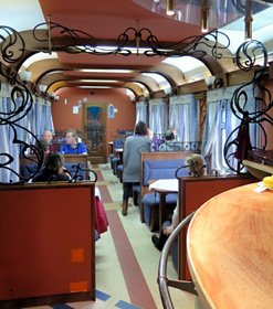 Restaurant car on train 2, the Rossiya