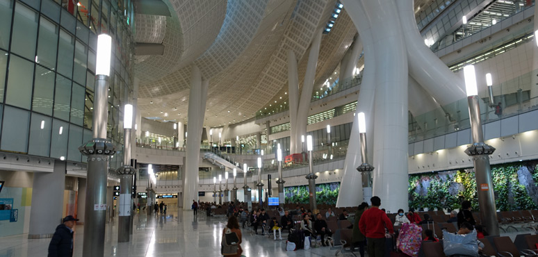 Hong Kong West Kowloon station departure lounge