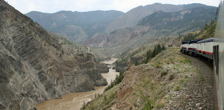 Rocky Mountaineer on the Fraser River canyon