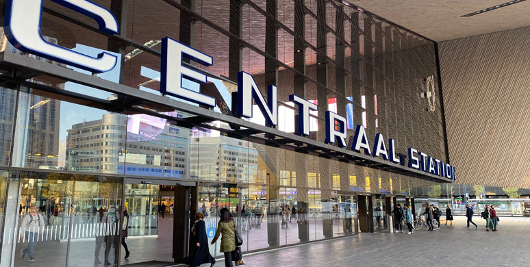Rotterdam Centraal entrance sign