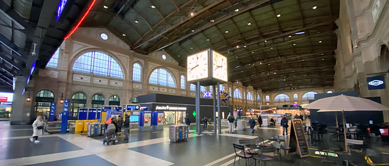 The concourse at Zurich Hauptbahnhof