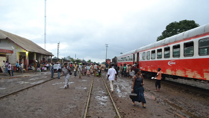 Train to Kumba boarding at Mbanga