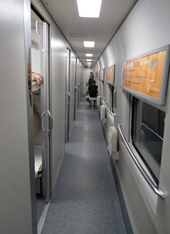 Soft sleeper corridor